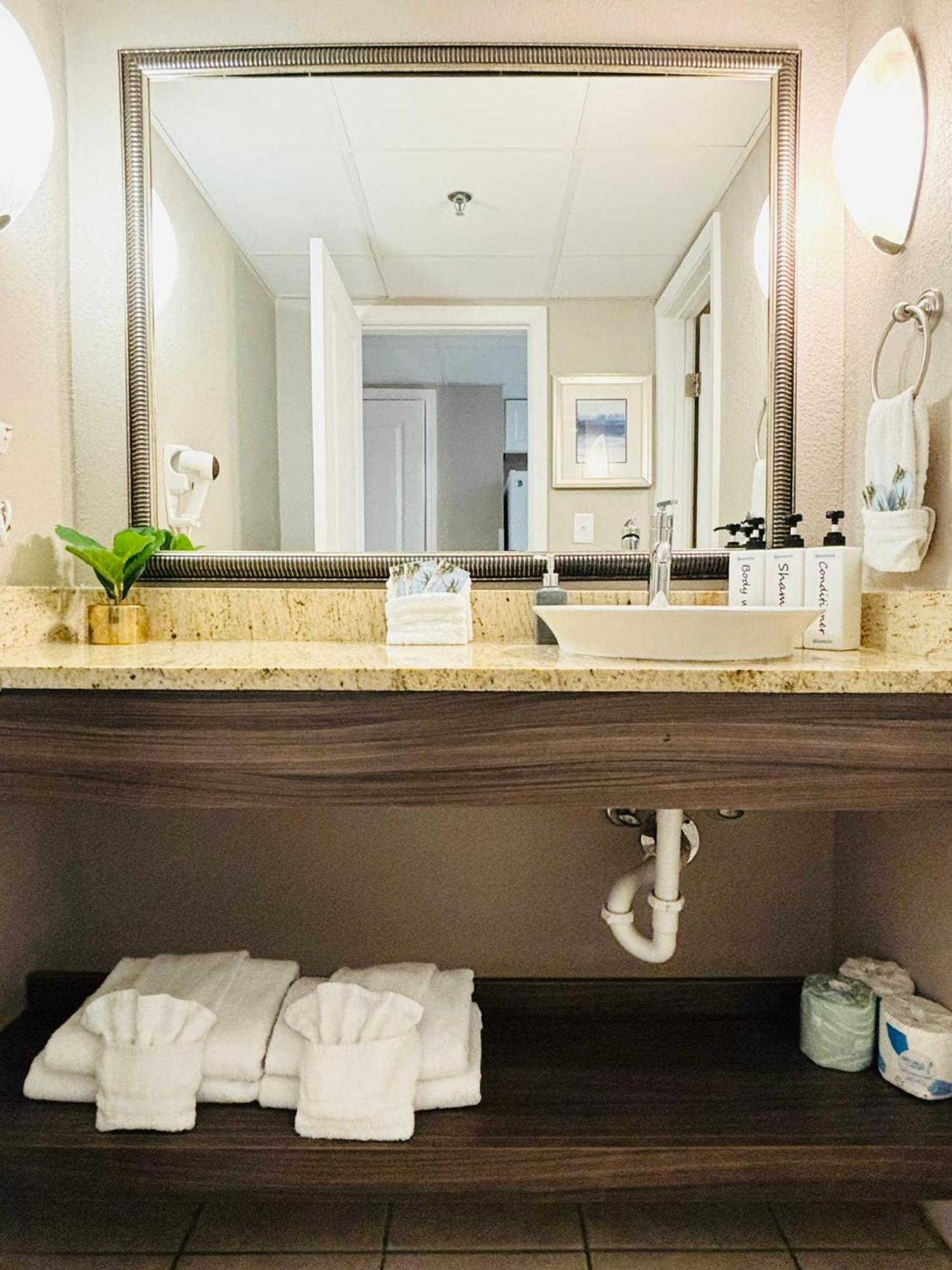 Azure Bliss Oceanfront Condo Sleeps 6 Myrtle Beach Exteriör bild